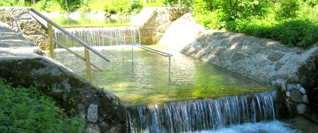 WassertretbeckenGanz_1- Foto von Dorferneuerung