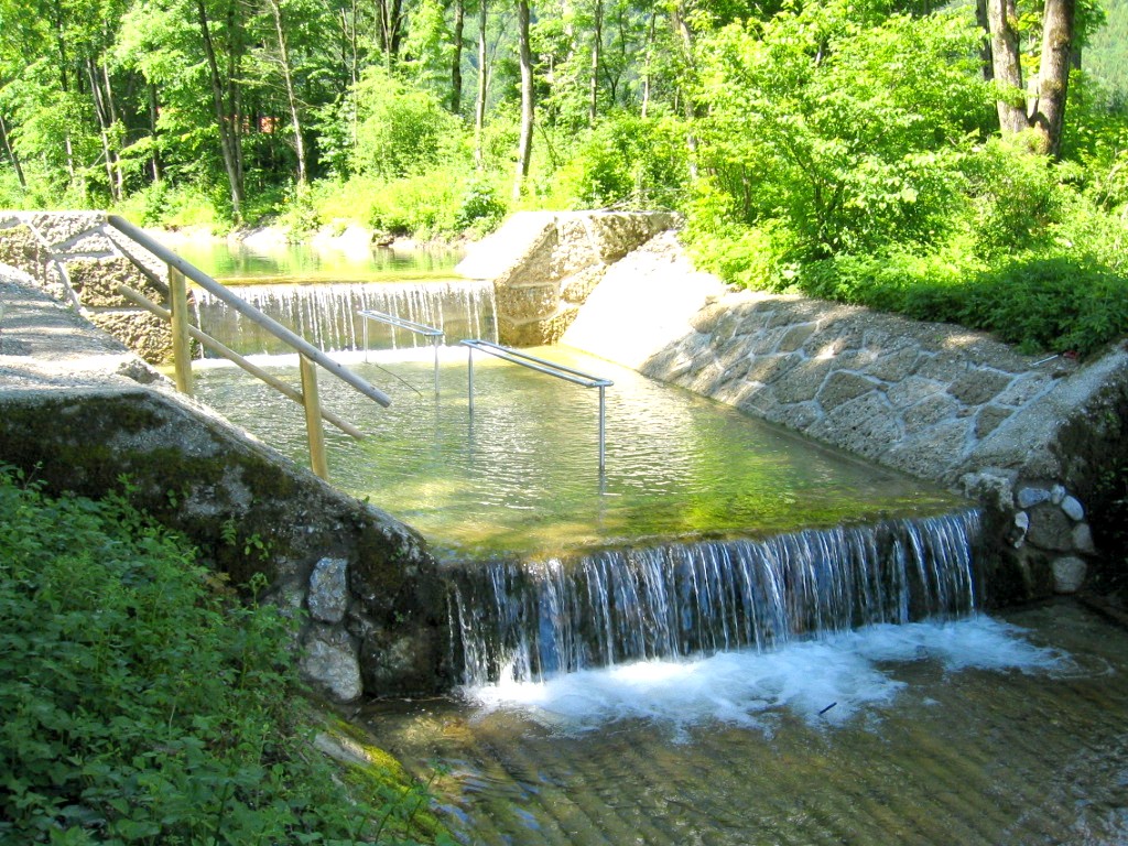 WassertretbeckenGanz_1- Foto von Dorferneuerung